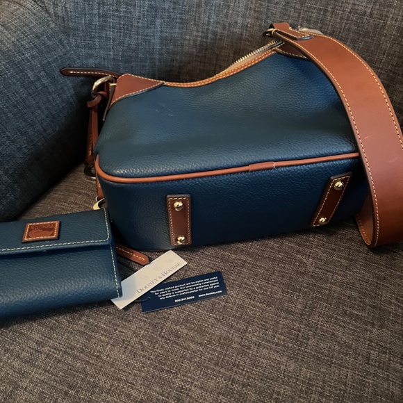 Dooney & Bourke Pebble Grain Small Hobo BPEBC1956 With Wallet - Picture 5 of 6